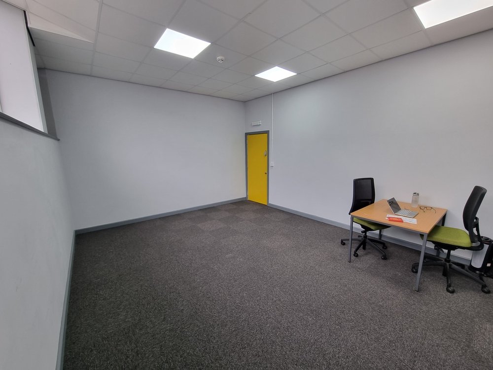 Office in Warrington - photo 3