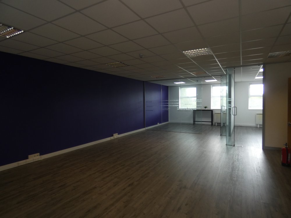 Office in Wolverhampton - photo 3