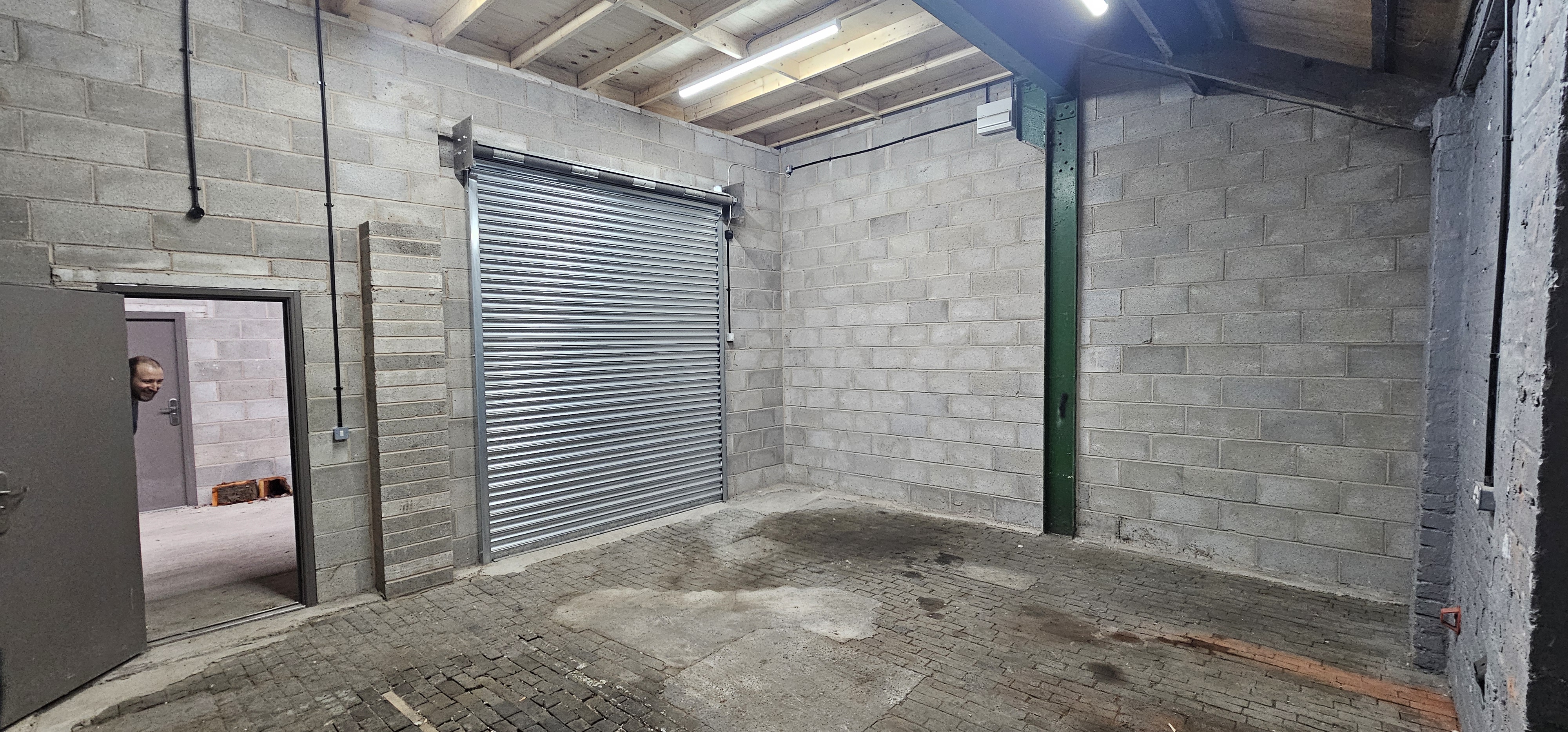 Industrial Unit in Denton - photo 2
