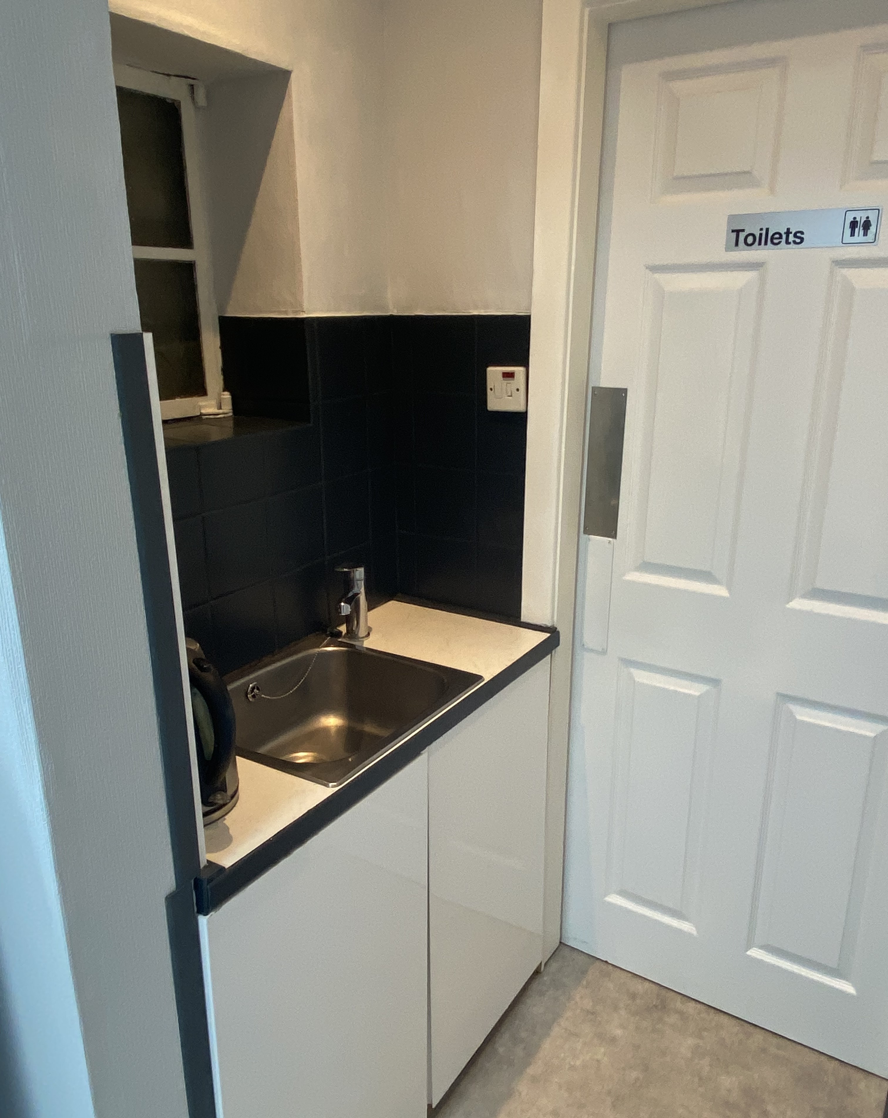 Industrial Unit in Macclesfield - photo 4