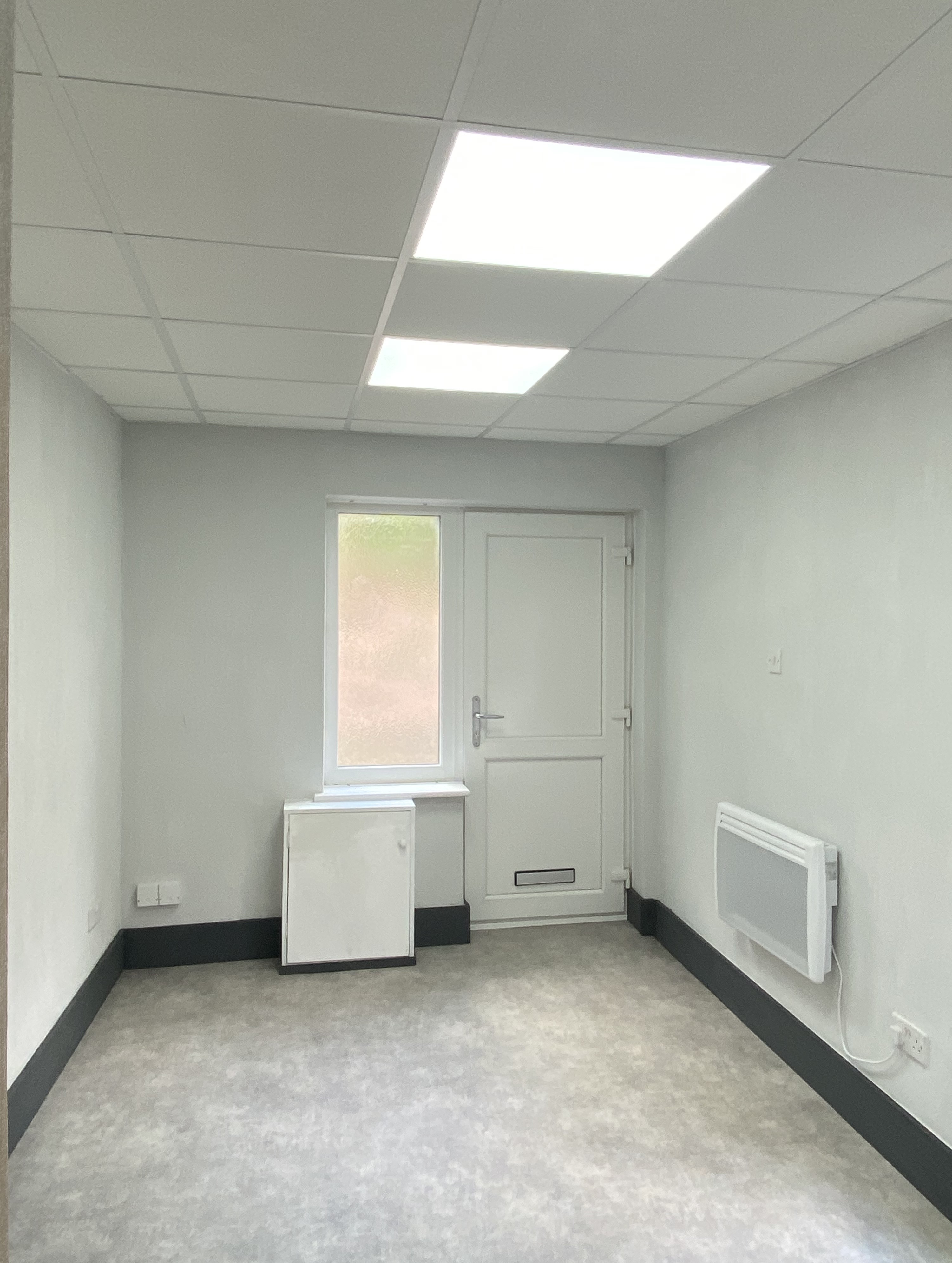 Industrial Unit in Macclesfield - photo 2