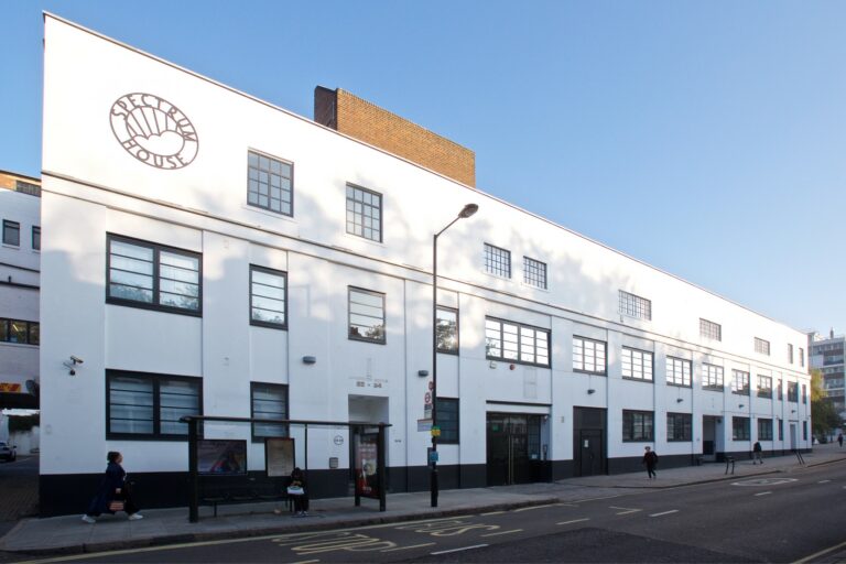 Industrial Unit in London - photo 2
