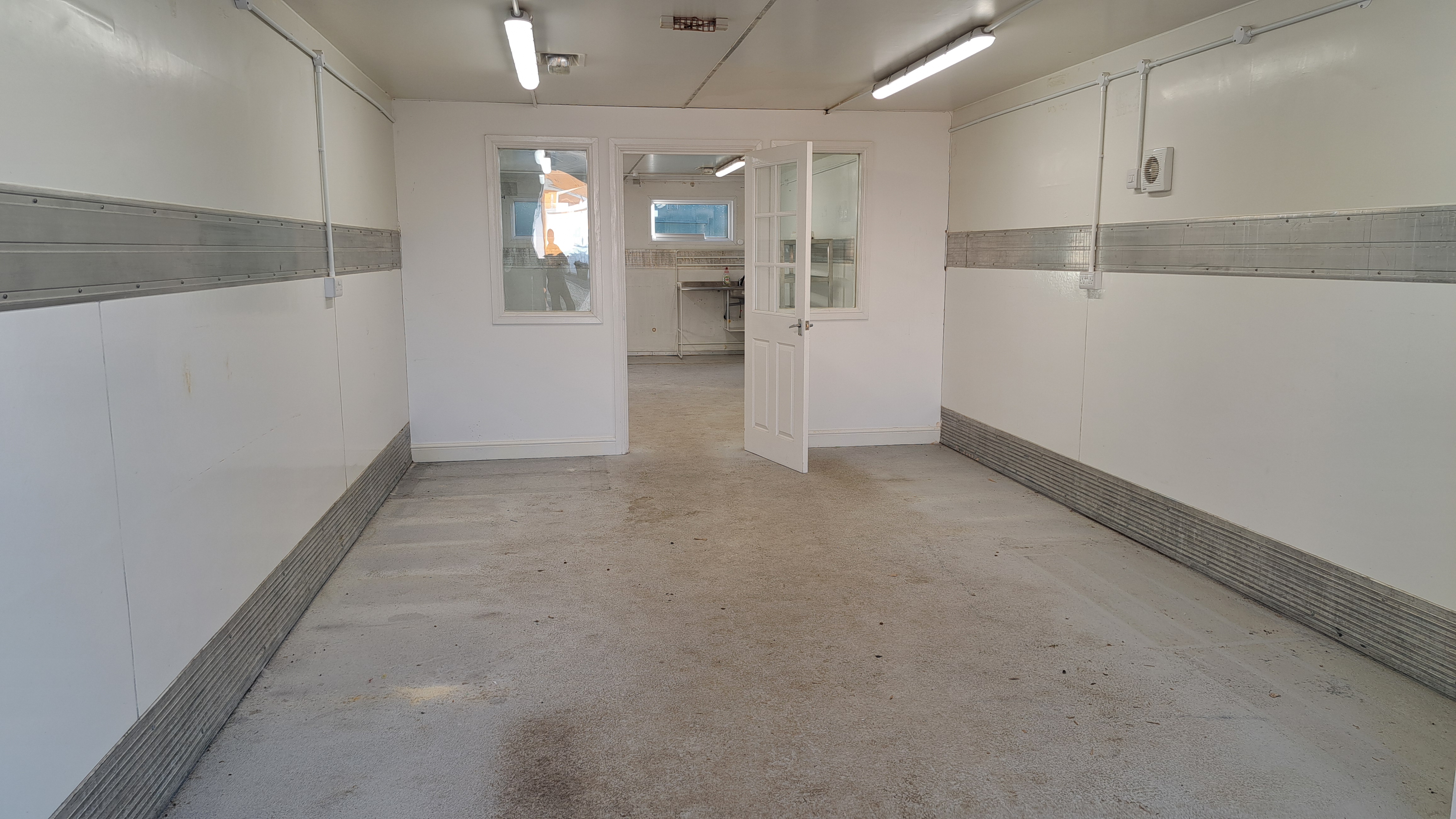 Industrial Unit in Melton Mowbray - photo 4