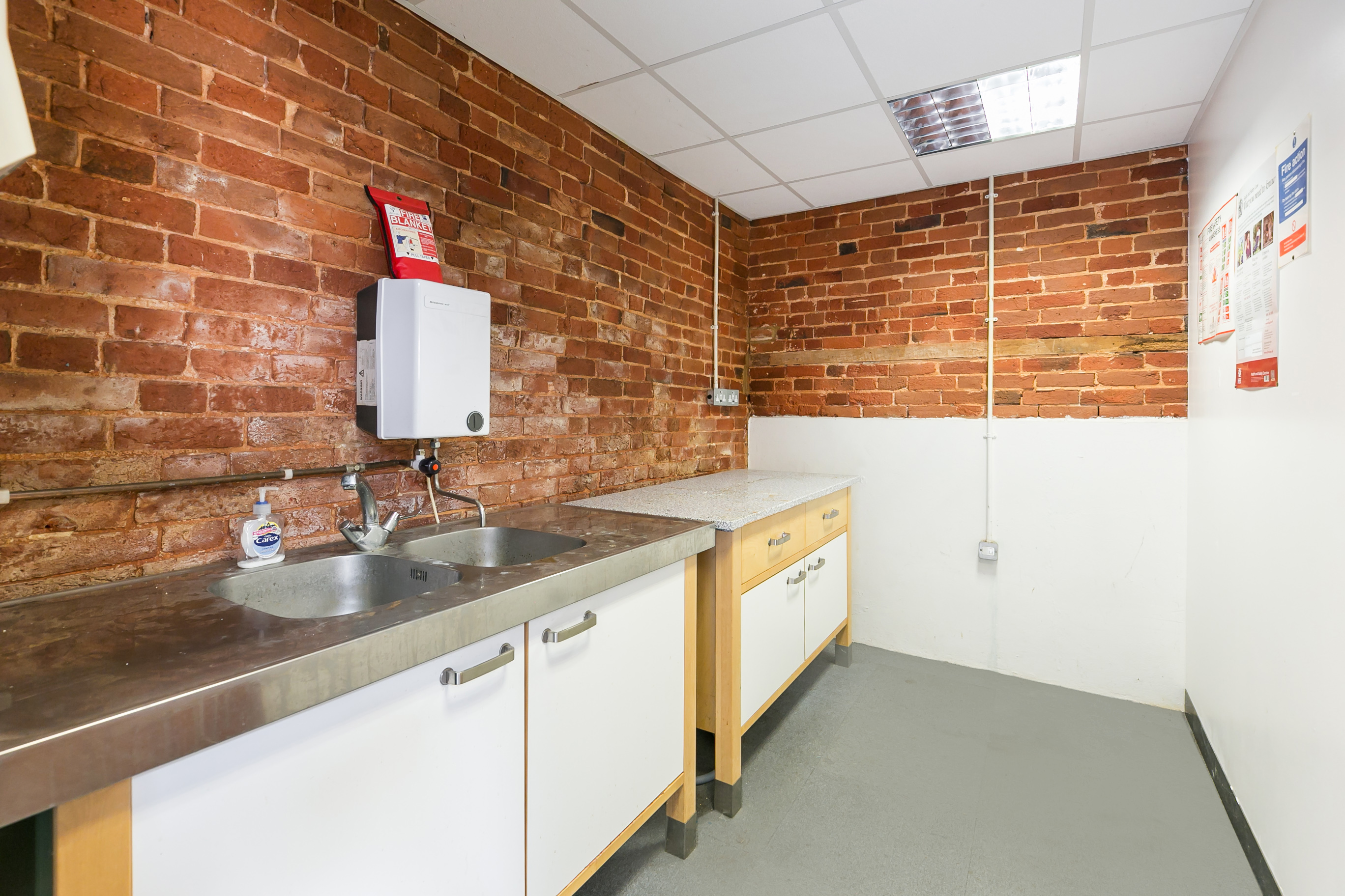 Office in Romsey - photo 2