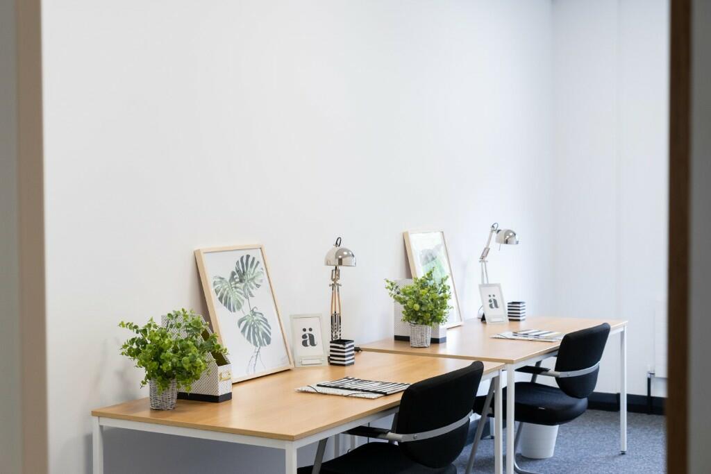 Office in Sheffield - photo 3