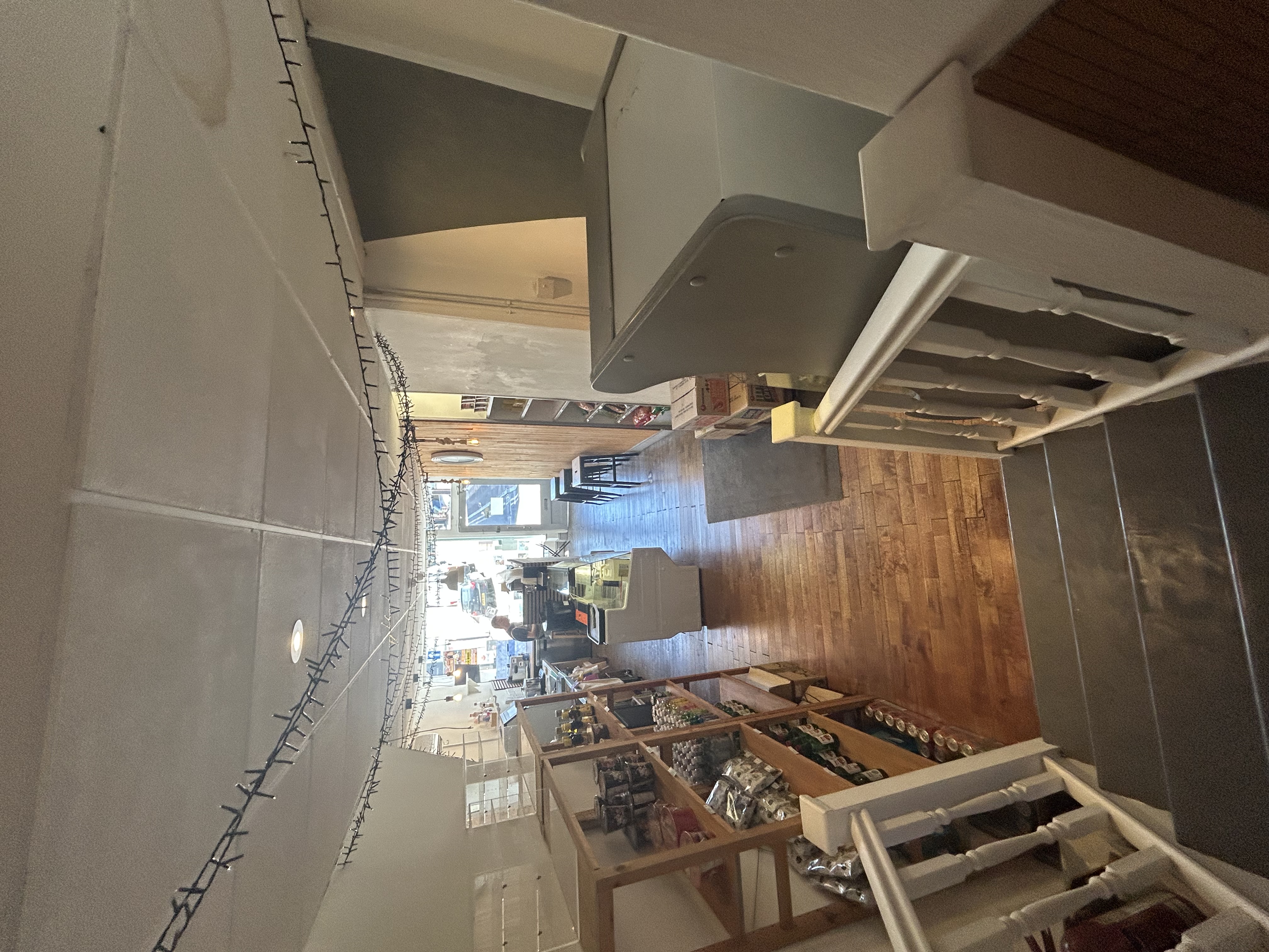 Retail/Shop in Tunbridge Wells - photo 2