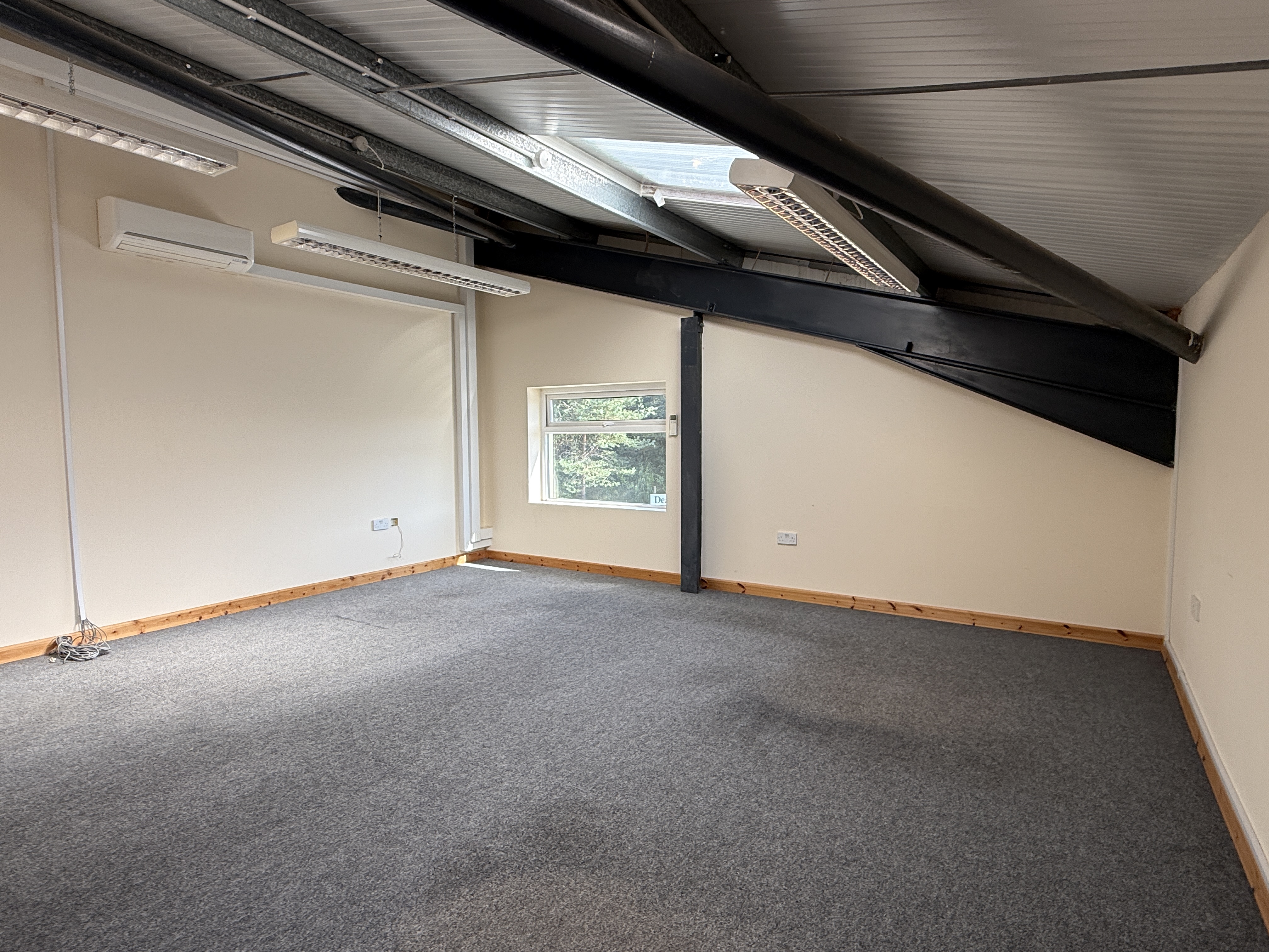 Office in Buckfastleigh - photo 3