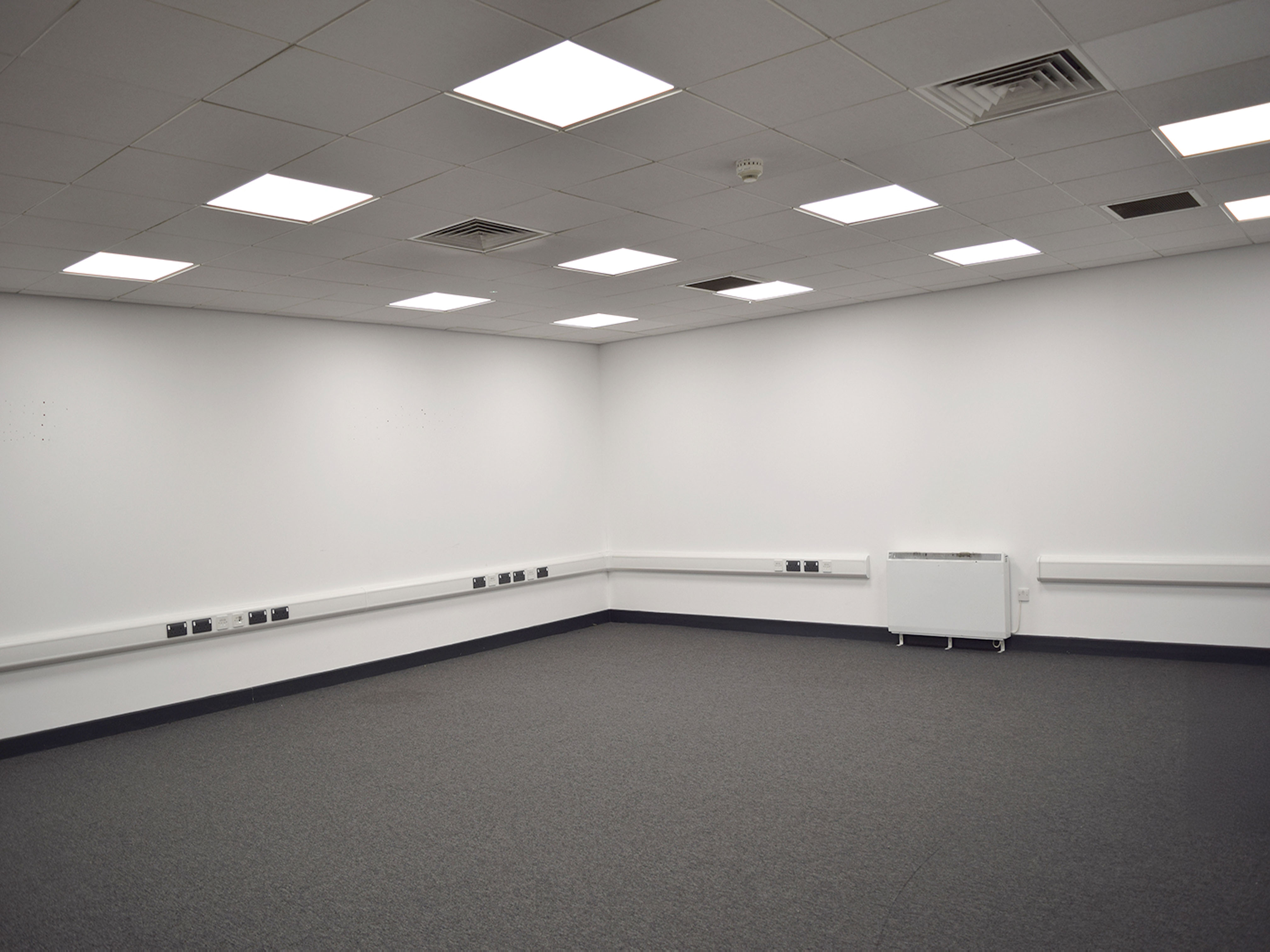 Office in Blackburn - photo 2