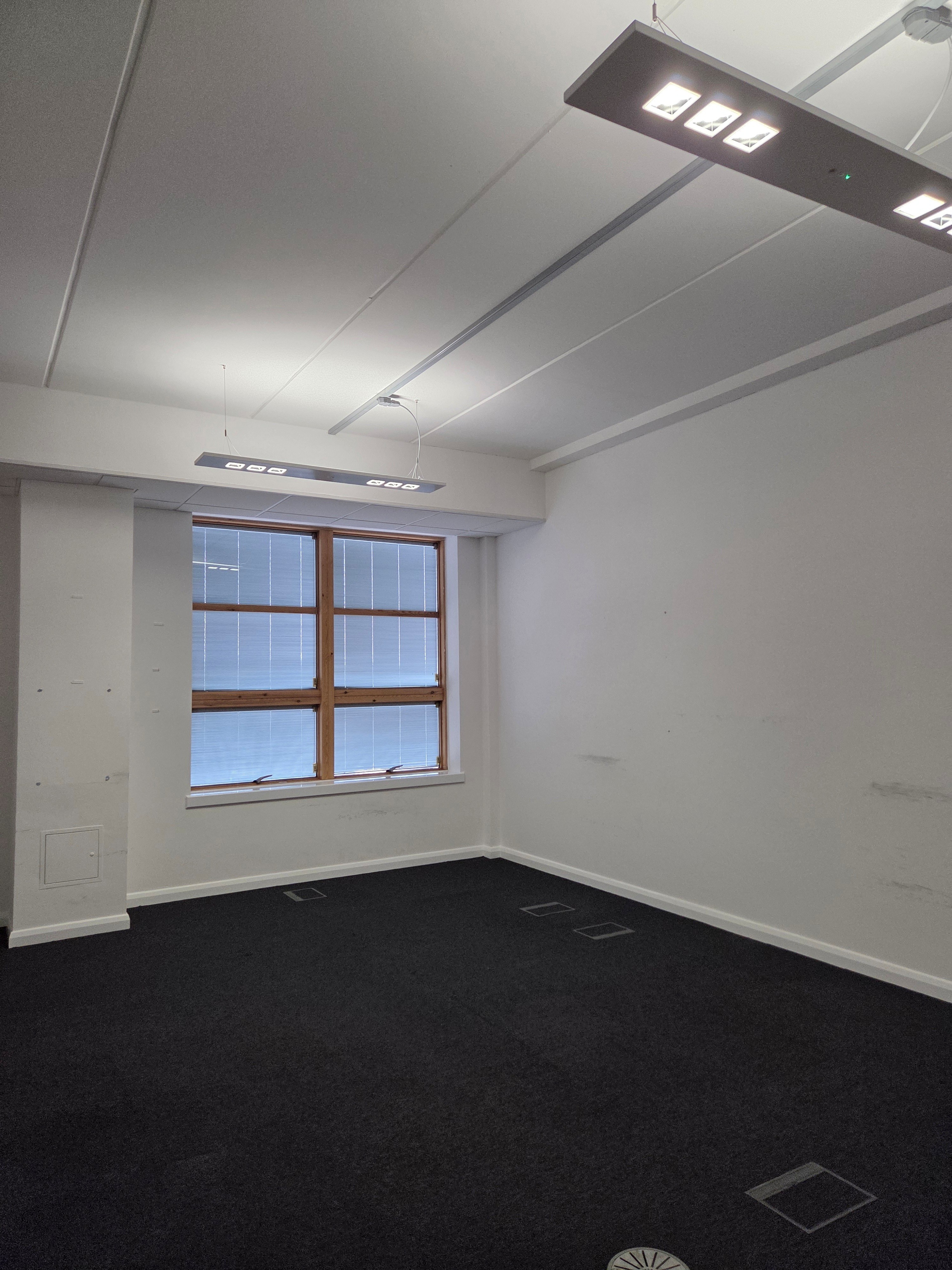 Office in Nuneaton - photo 2