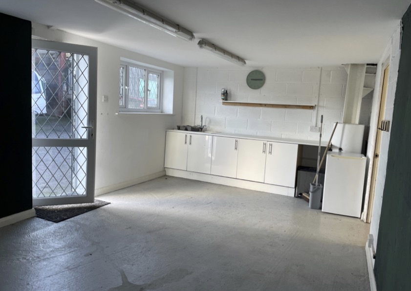 Office in Tarporley - photo 4