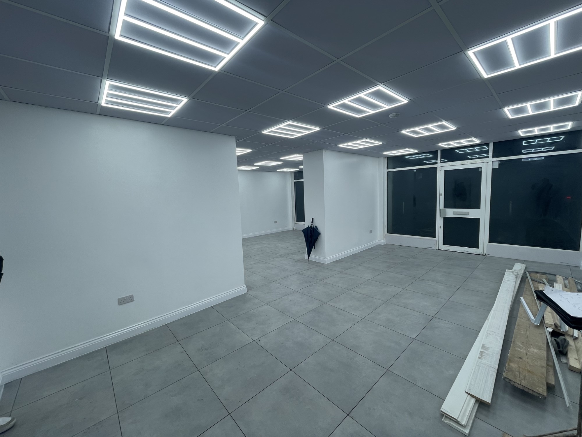 Retail/Shop in Farnborough - photo 3