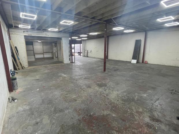 Industrial Unit in Southall - photo 2