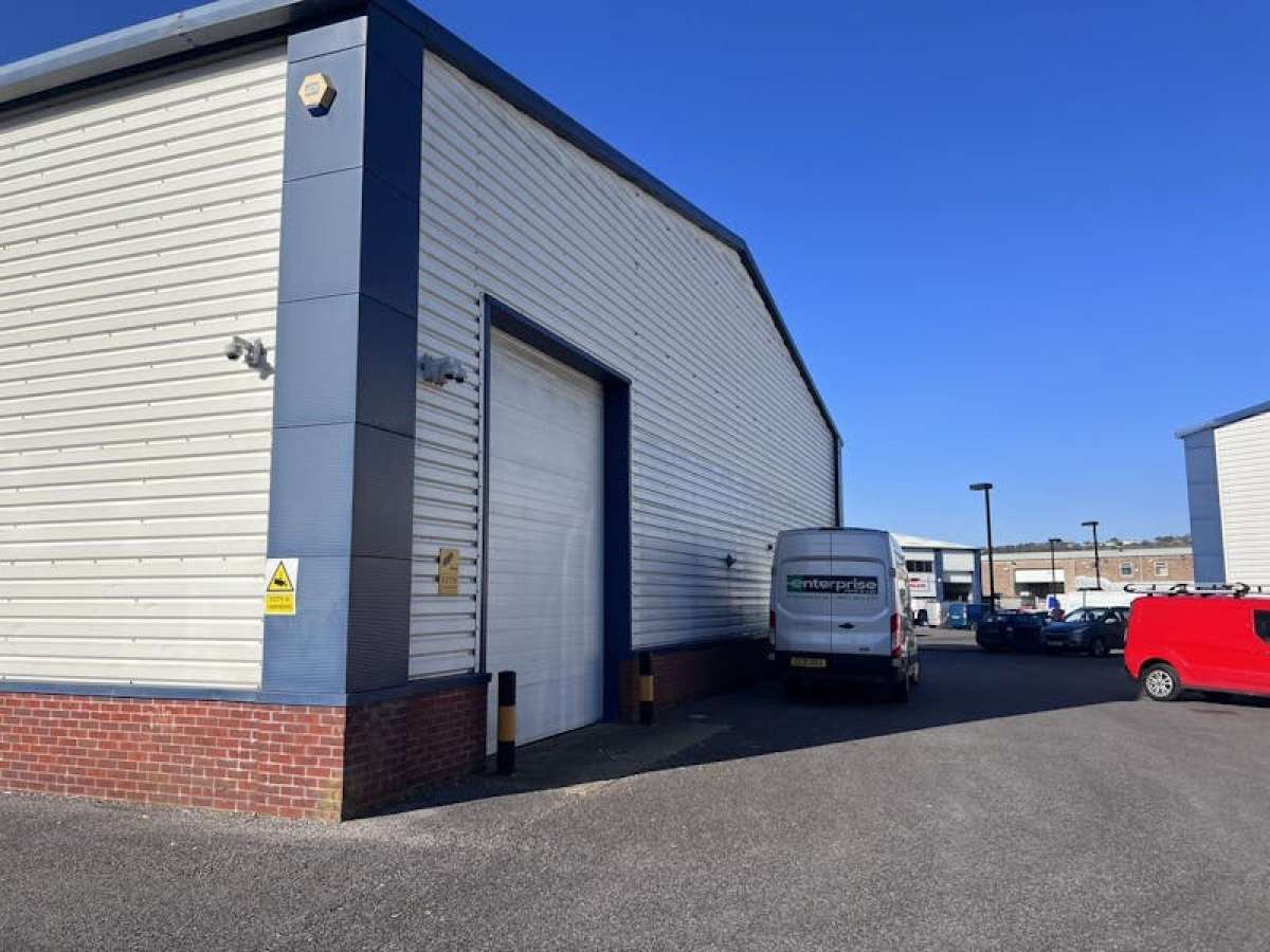 Industrial Unit in Portsmouth - photo 4