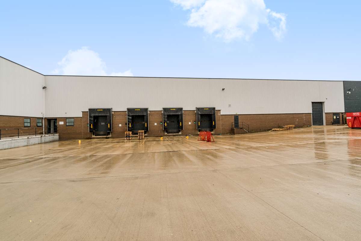 Industrial Unit in Milton Keynes - photo 4