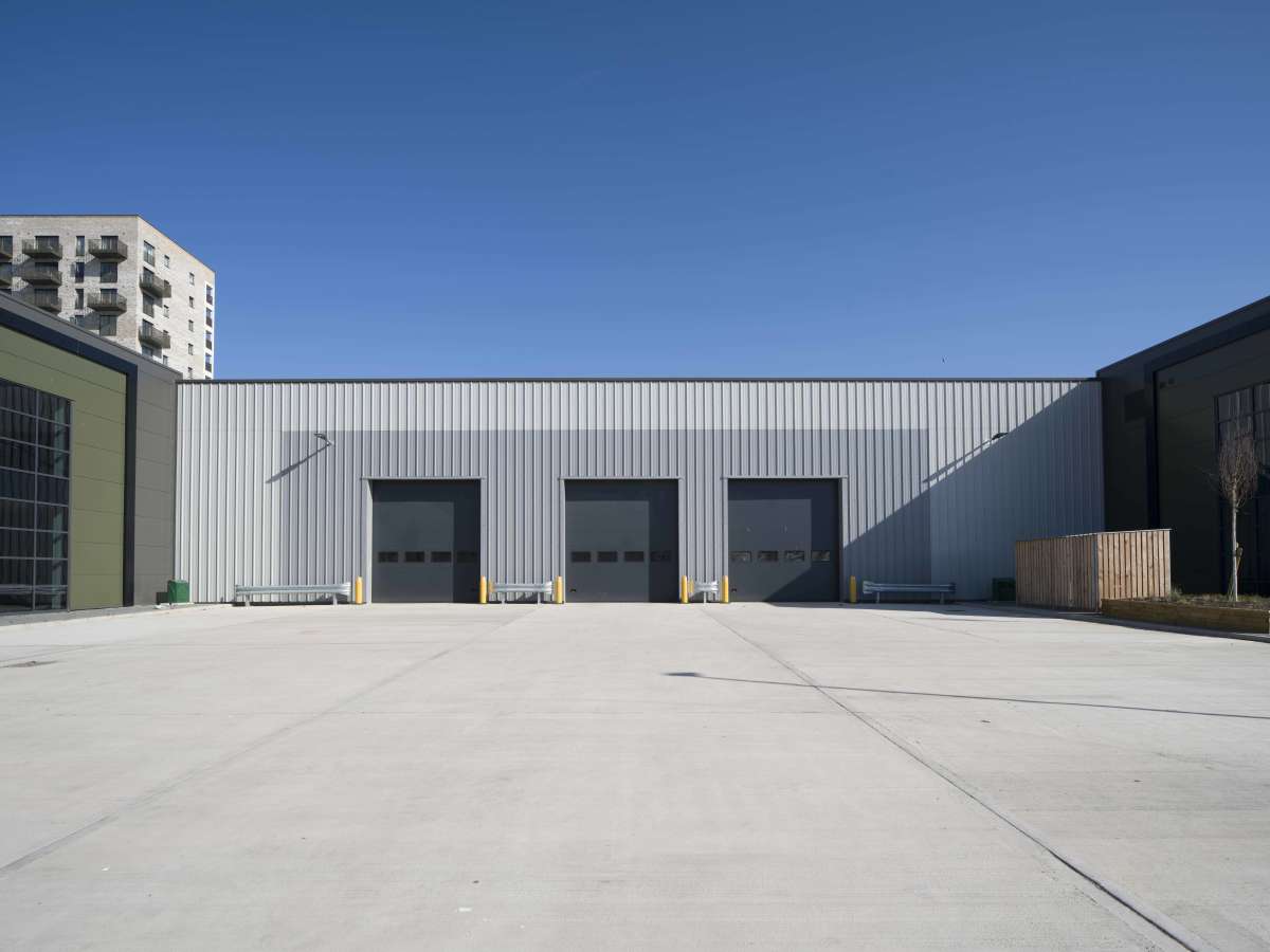 Industrial Unit in Barking - photo 3