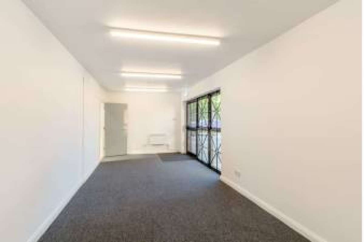 Industrial Unit in Castleford - photo 3