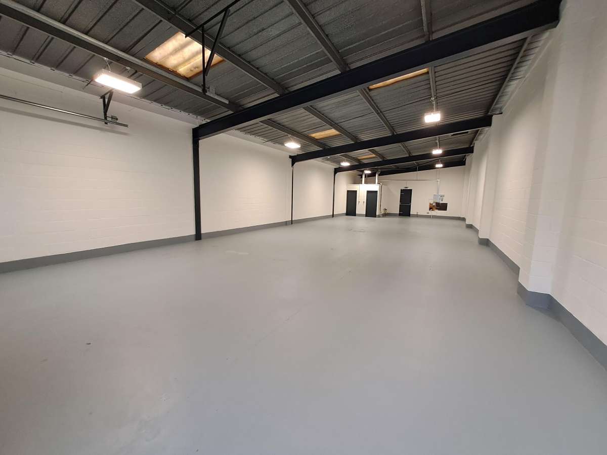 Industrial Unit in Milton Keynes - photo 3