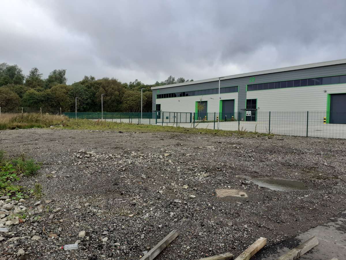 Industrial Unit in Livingston - photo 2