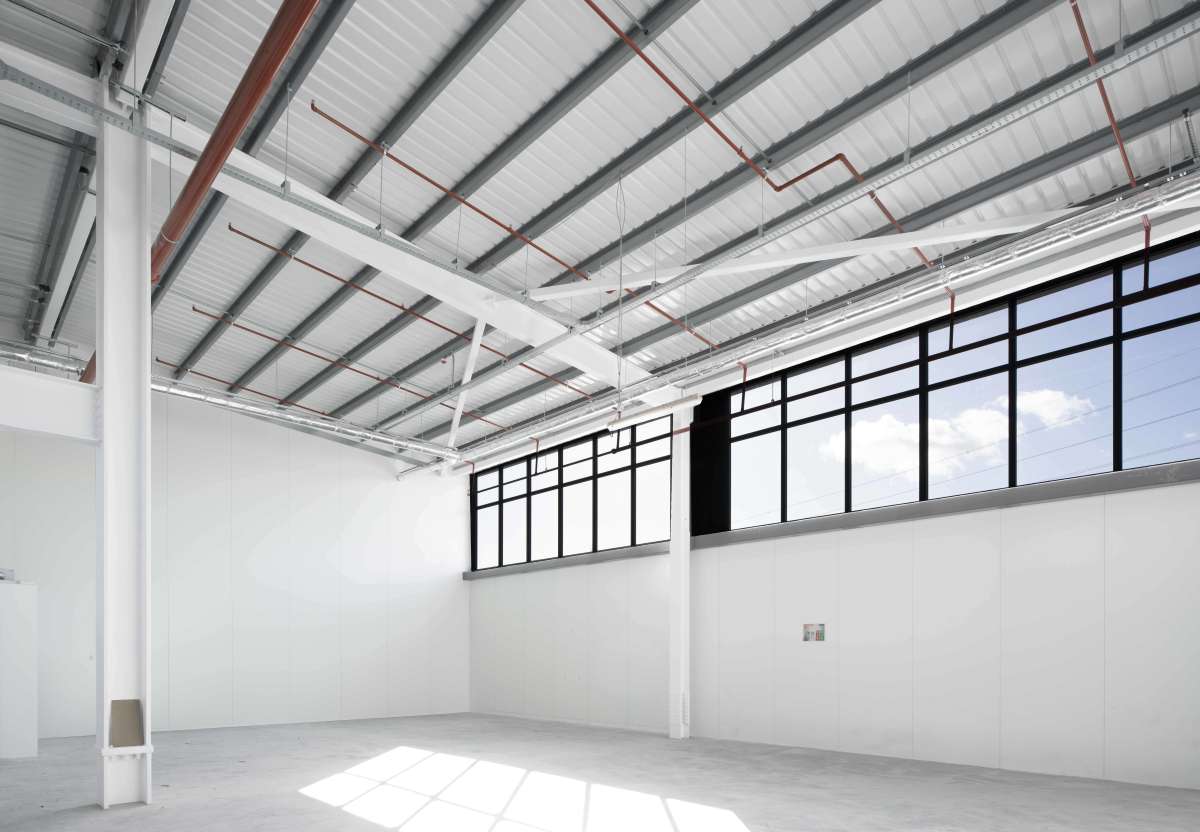 Industrial Unit in Barking - photo 2
