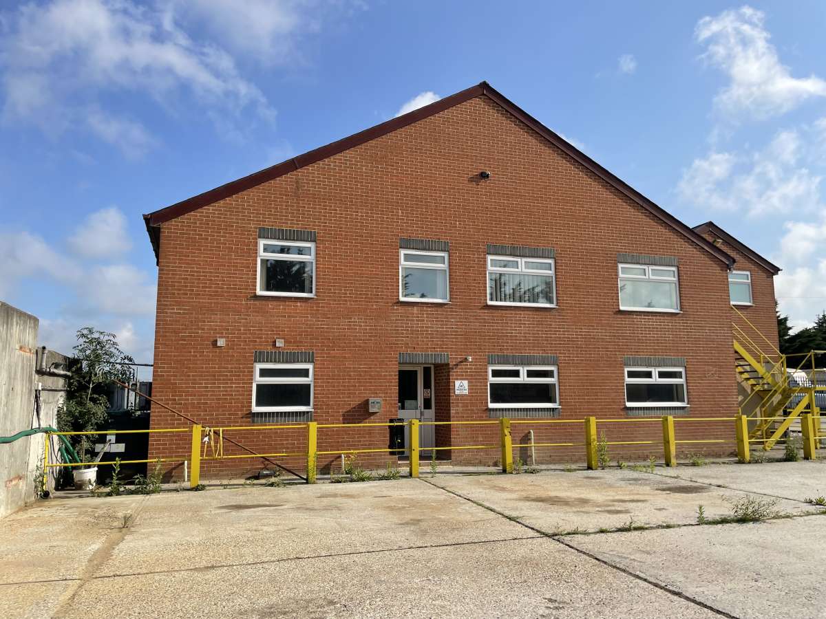Industrial Unit in Chelmsford - photo 2
