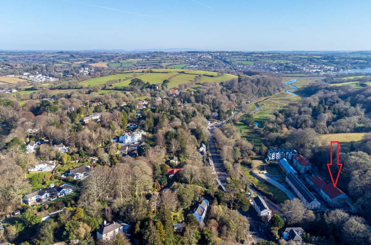 Industrial Unit in Falmouth - photo 3