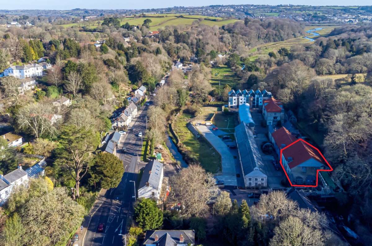 Industrial Unit in Falmouth - photo 4