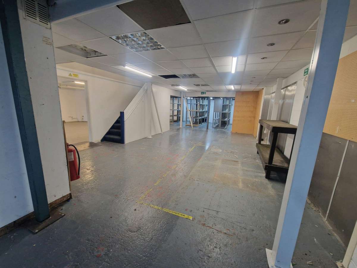 Industrial Unit in Portsmouth - photo 2