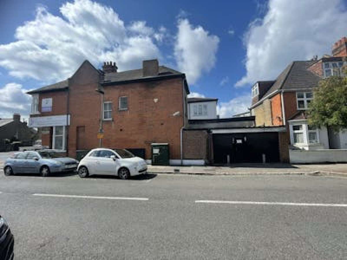 Industrial Unit in Green Street Green - photo 2