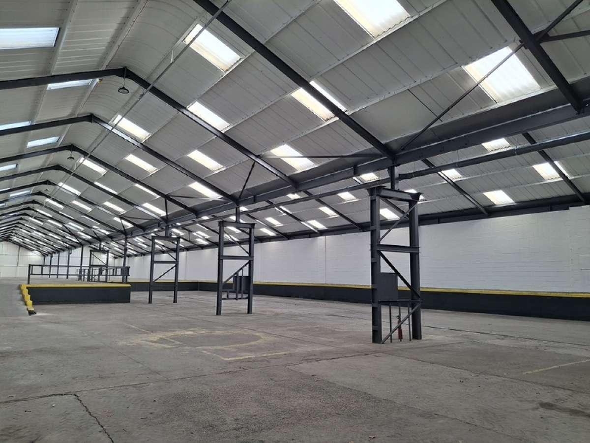 Industrial Unit in Wolverhampton - photo 3