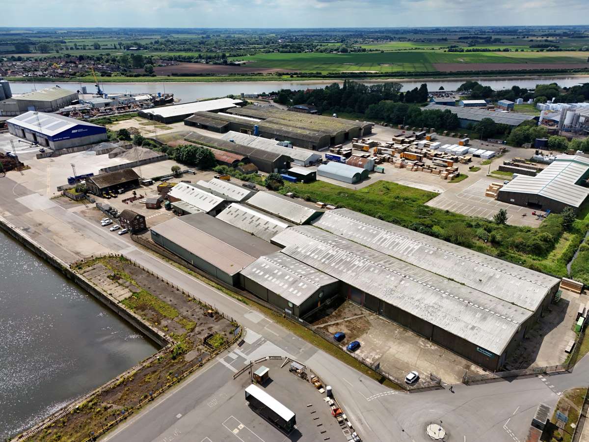 Industrial Unit in King's Lynn - photo 2