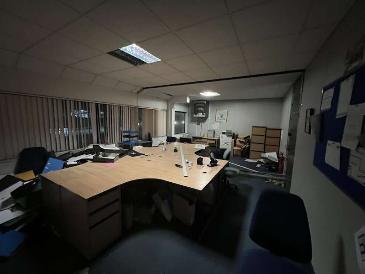 Industrial Unit in Portsmouth - photo 4