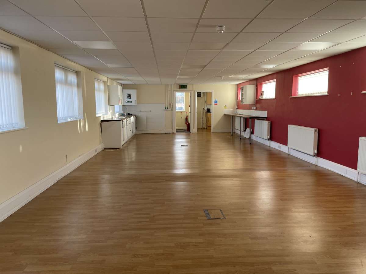 Industrial Unit in Manchester - photo 3