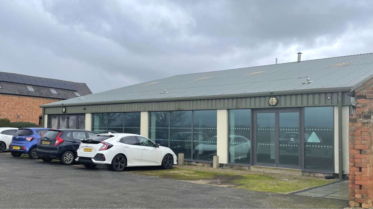 Industrial Unit in Warwick - photo 3