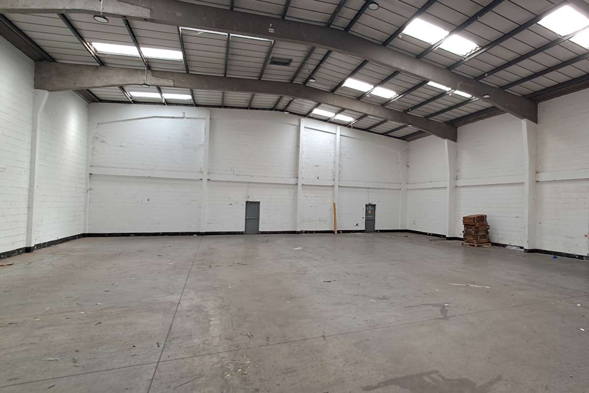 Industrial Unit in Barking - photo 2