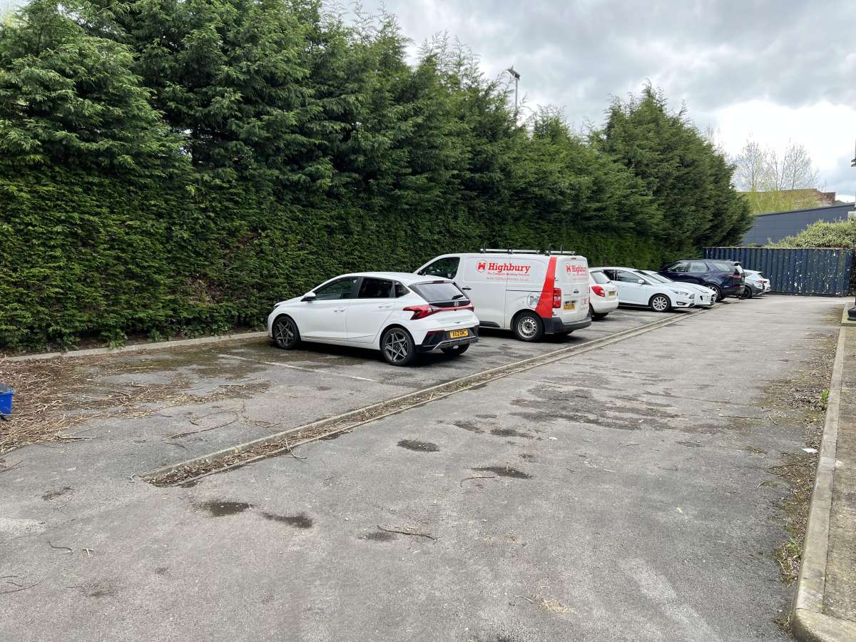 Industrial Unit in Bradford - photo 3