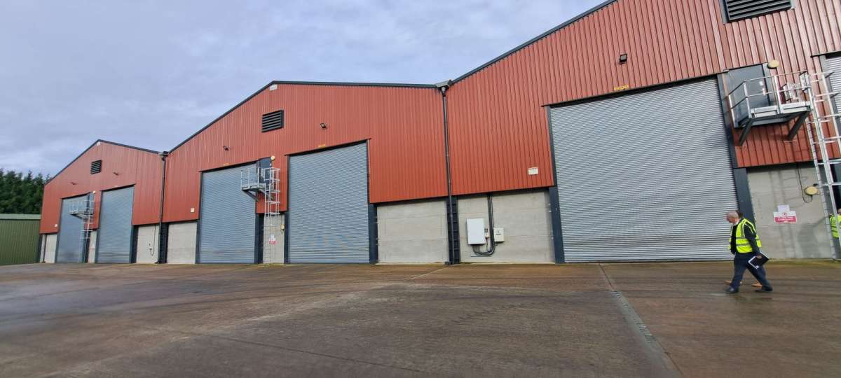 Industrial Unit in St Neots - photo 3