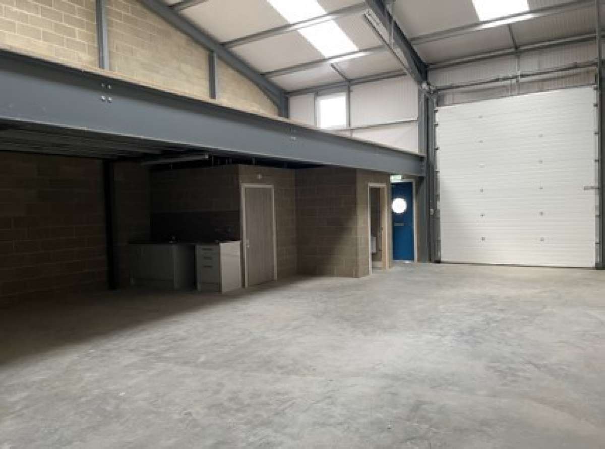 Industrial Unit in Cambridge - photo 3