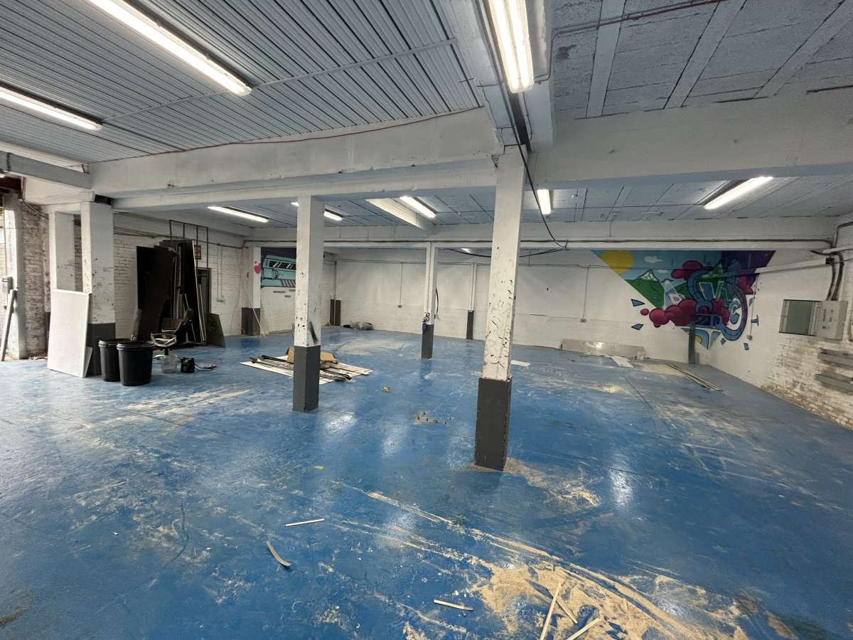 Industrial Unit in Doncaster - photo 2