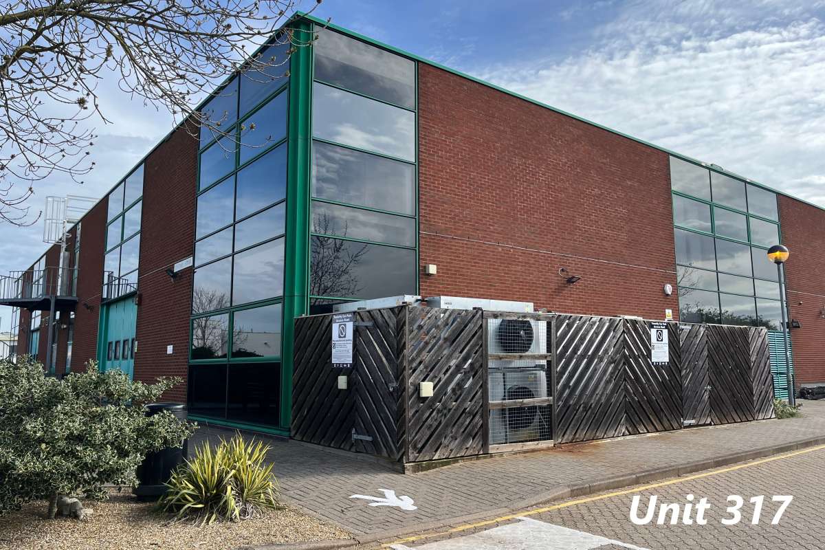Industrial Unit in Portsmouth - photo 2