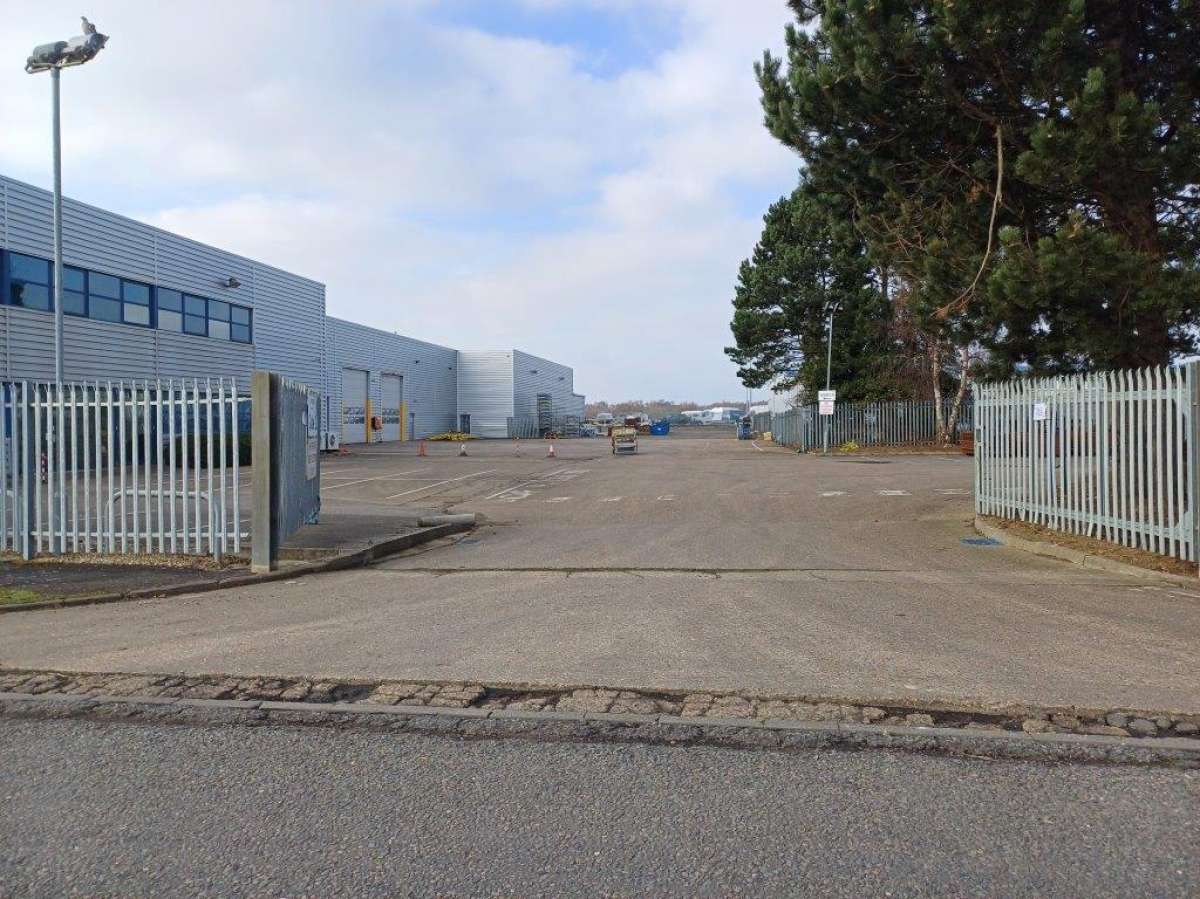 Industrial Unit in Corby - photo 4