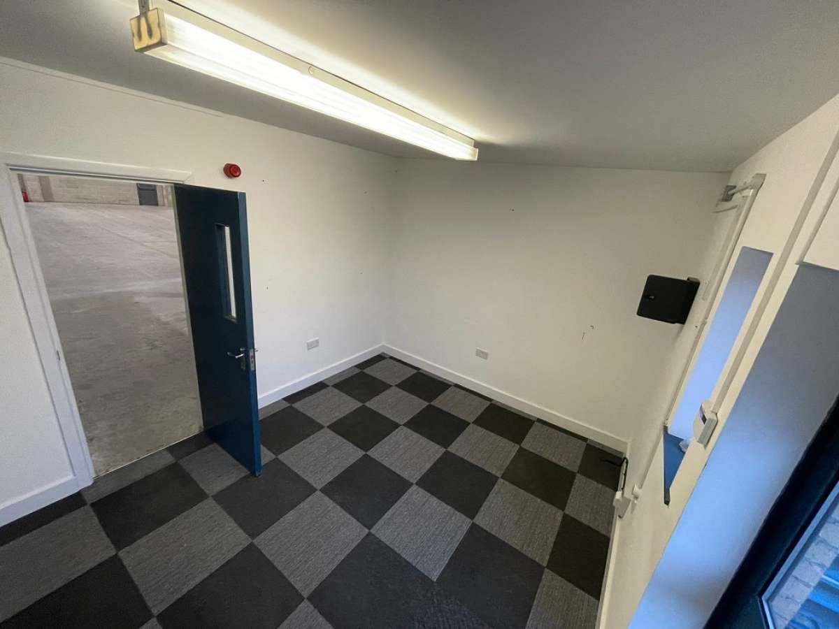 Industrial Unit in Derby - photo 4