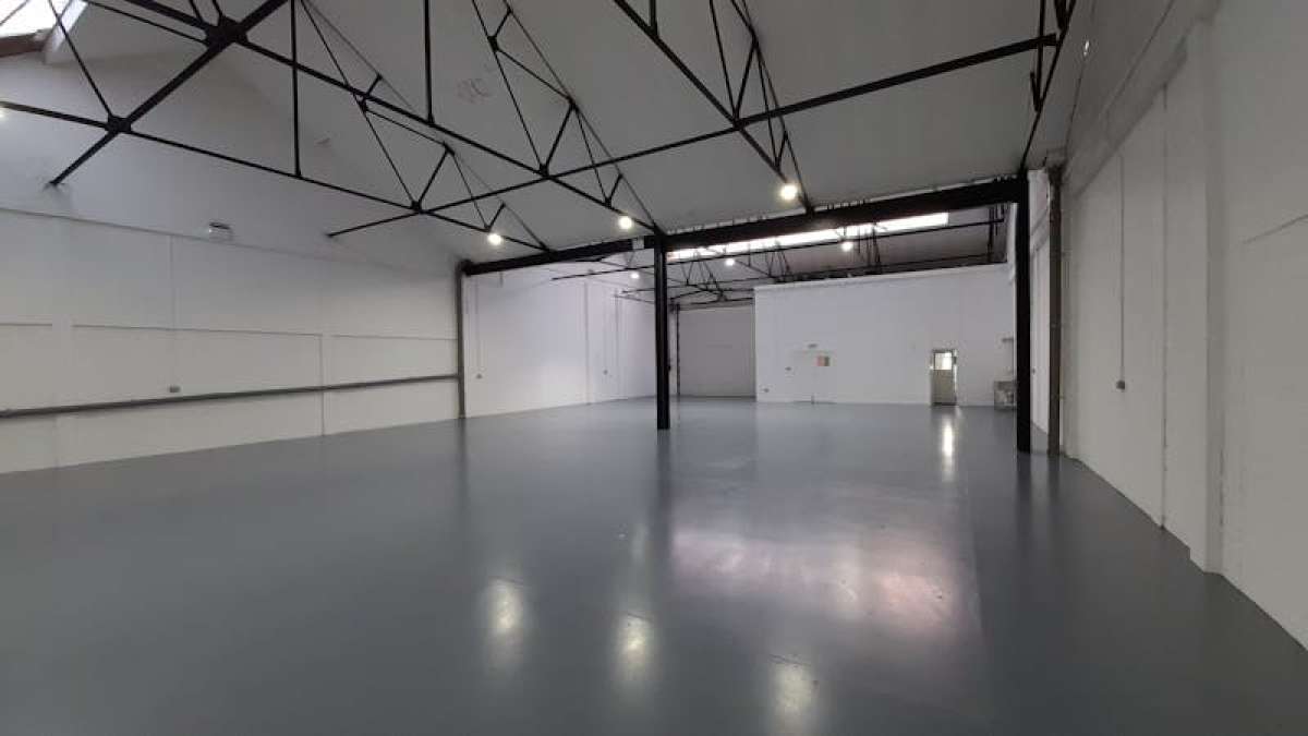 Industrial Unit in Basingstoke - photo 4