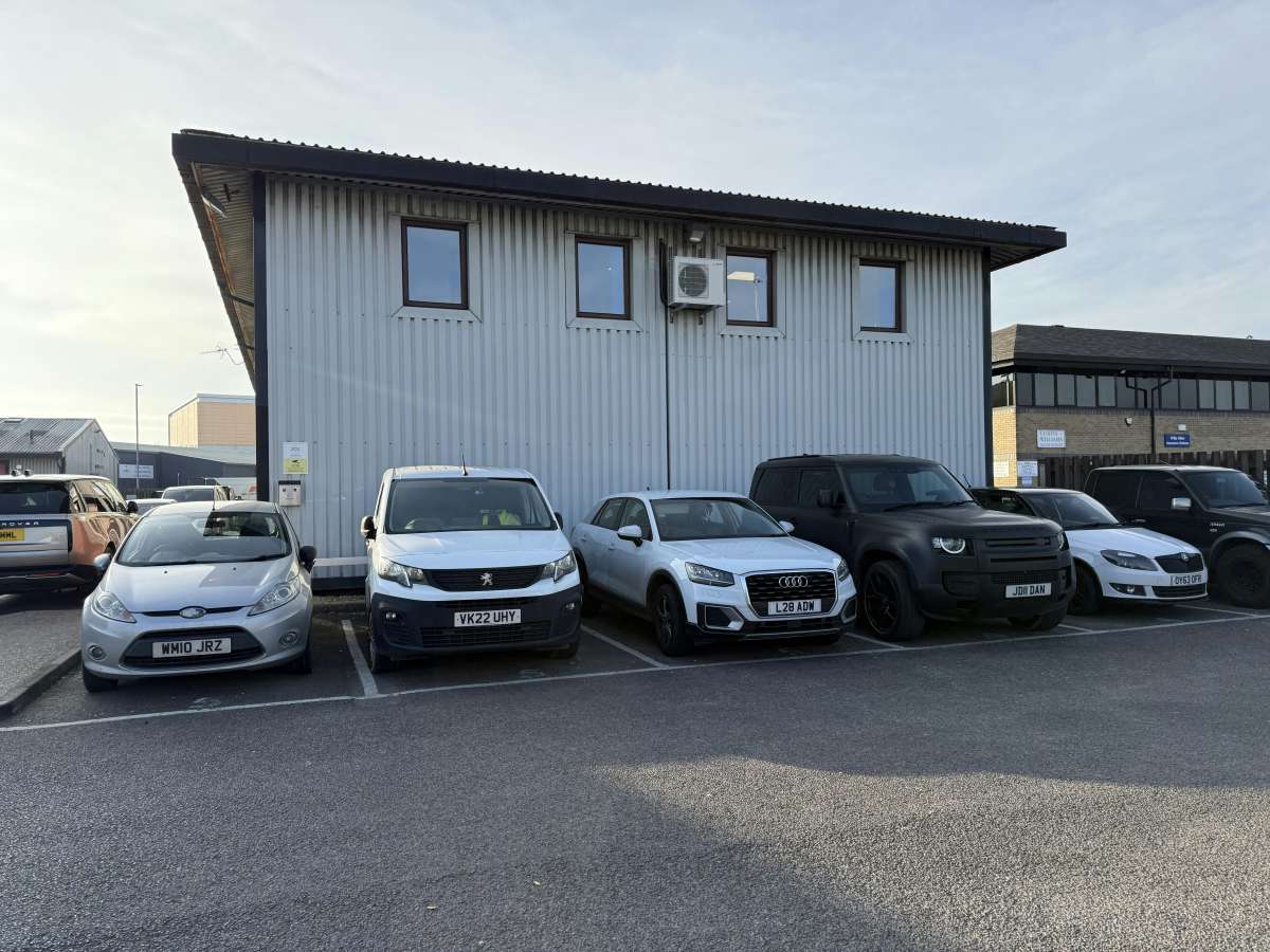 Industrial Unit in Portsmouth - photo 4