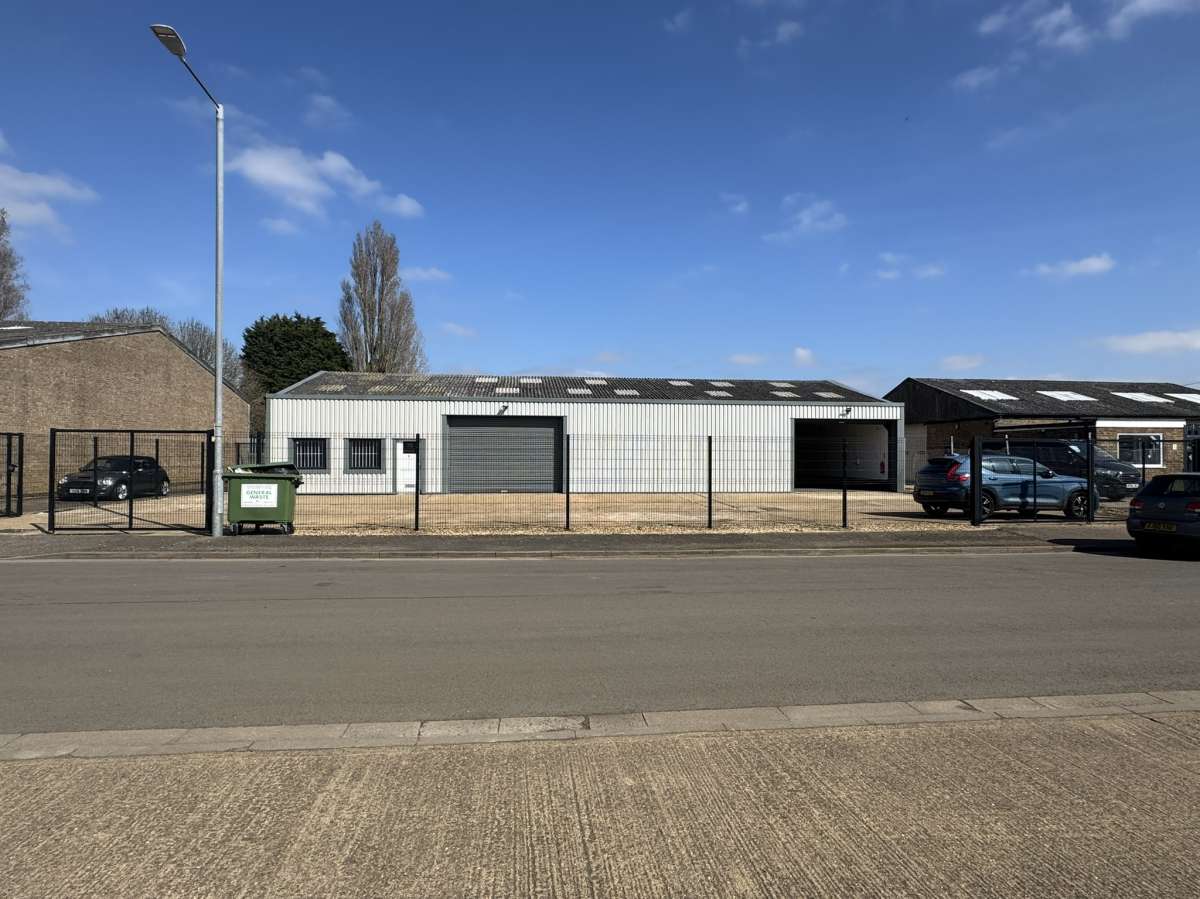 Industrial Unit in Peterborough - photo 3