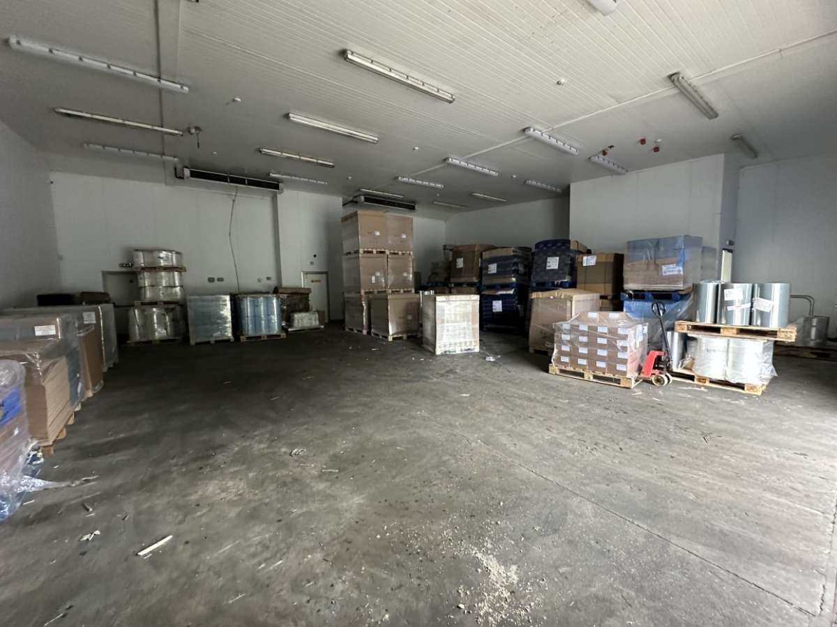 Industrial Unit in St Austell - photo 4