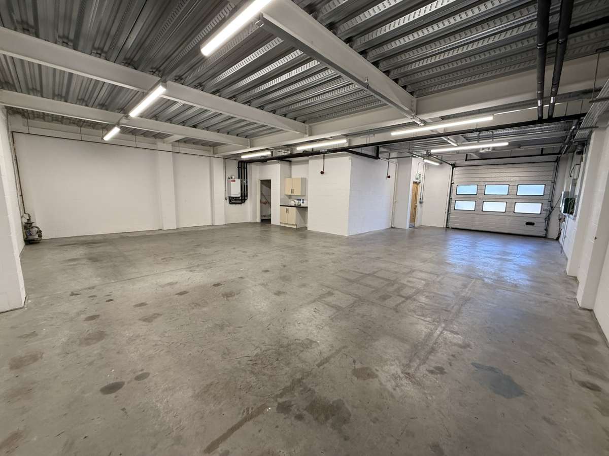 Office in Hinckley - photo 3