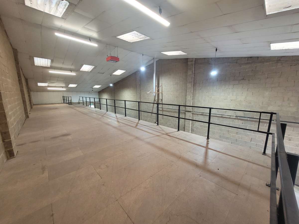 Industrial Unit in St Ives (Cambs) - photo 4