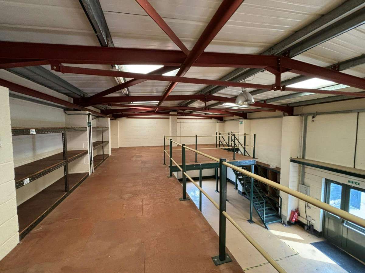 Industrial Unit in Waterlooville - photo 4