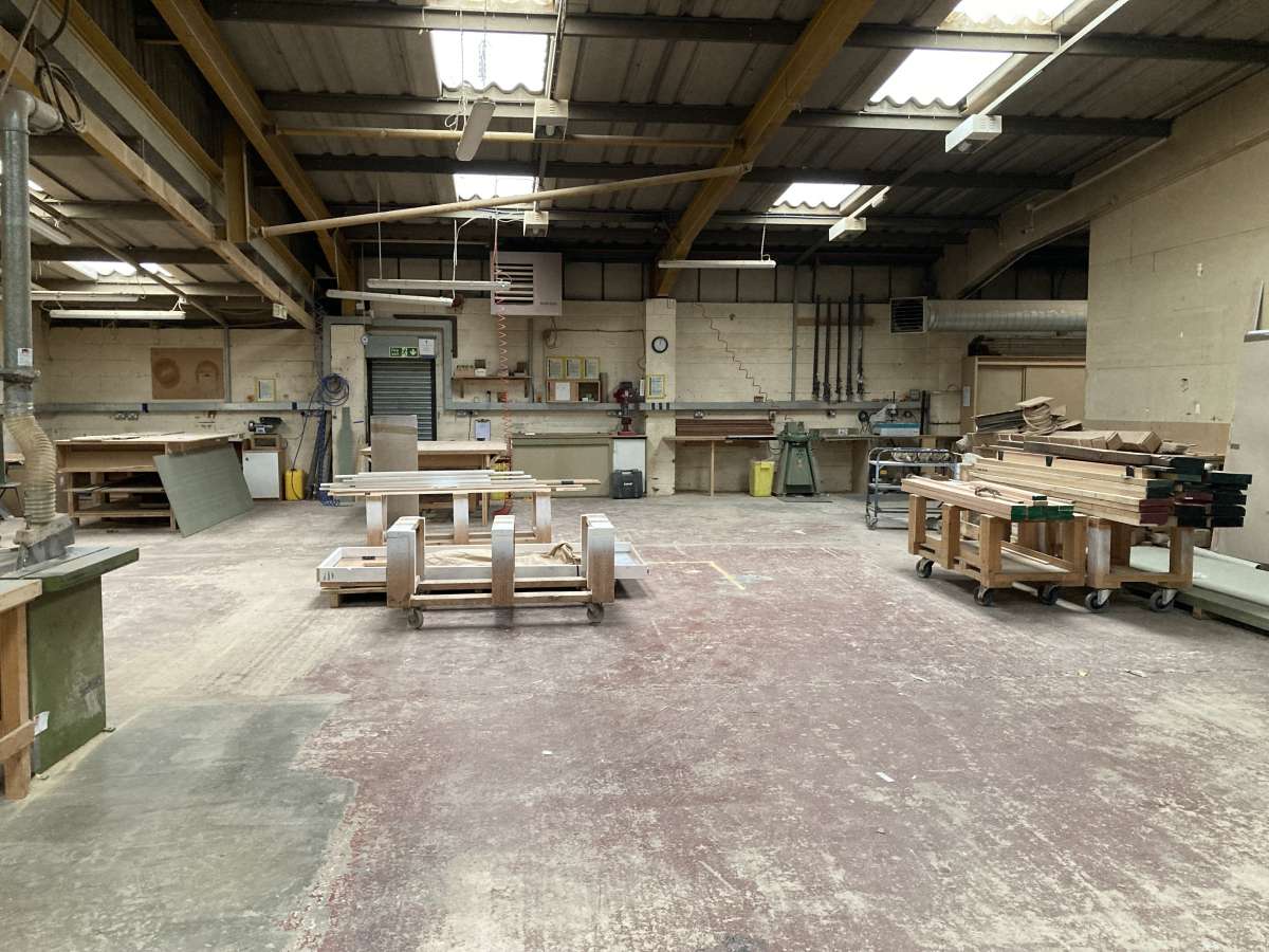 Industrial Unit in Sheffield - photo 2