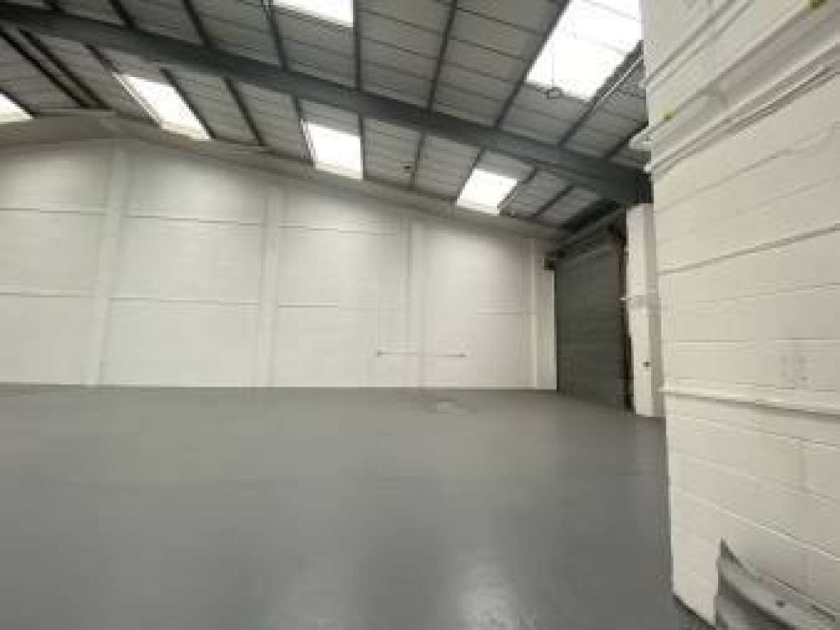 Industrial Unit in Leeds - photo 3